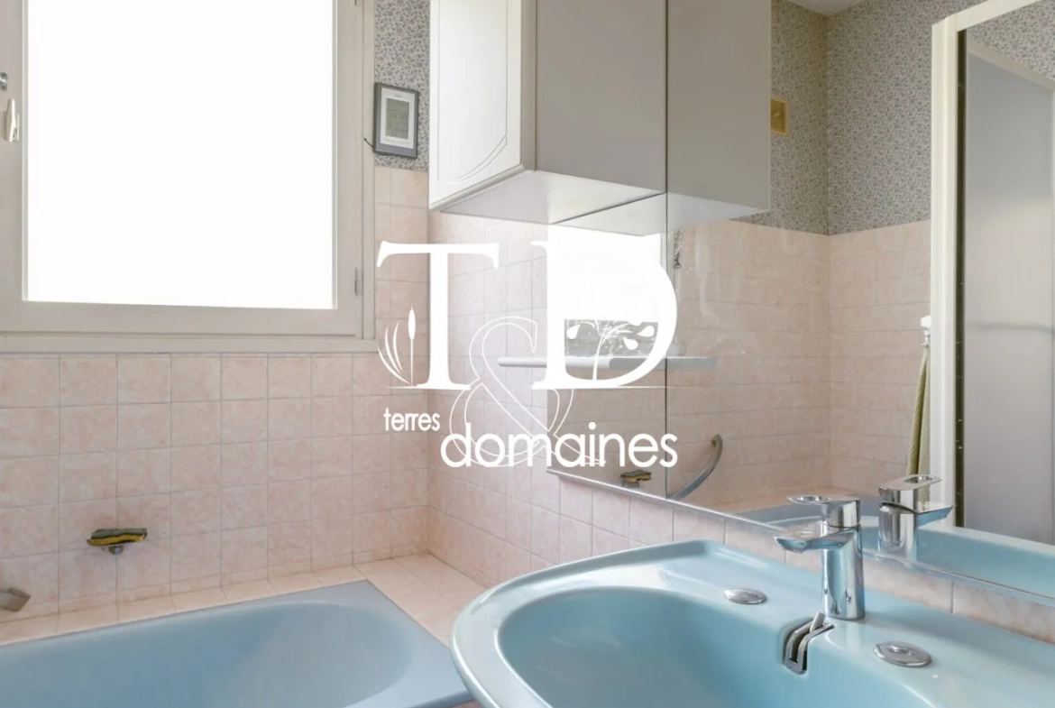 Maison à vendre à Cosne-Cours-sur-Loire avec 150 m², 2 logements et terrasse 