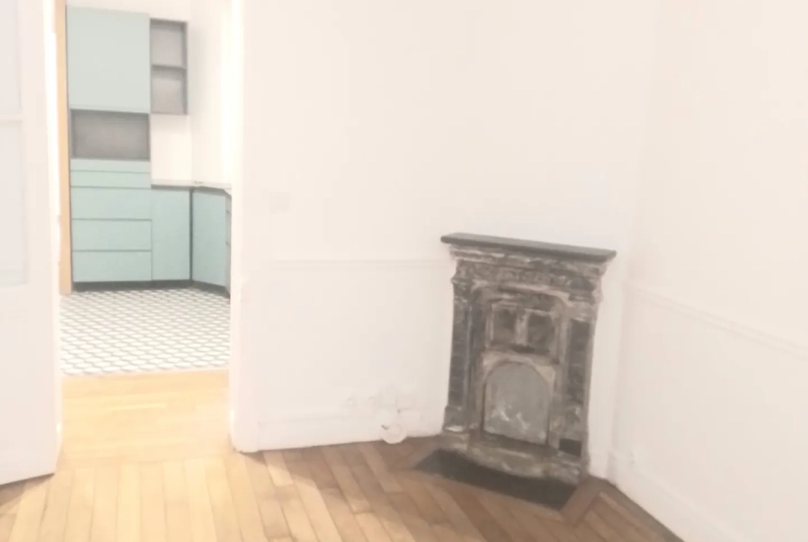 Appartement T2 de 33,83 m² à Paris 12ème, idéal pour profession libérale 