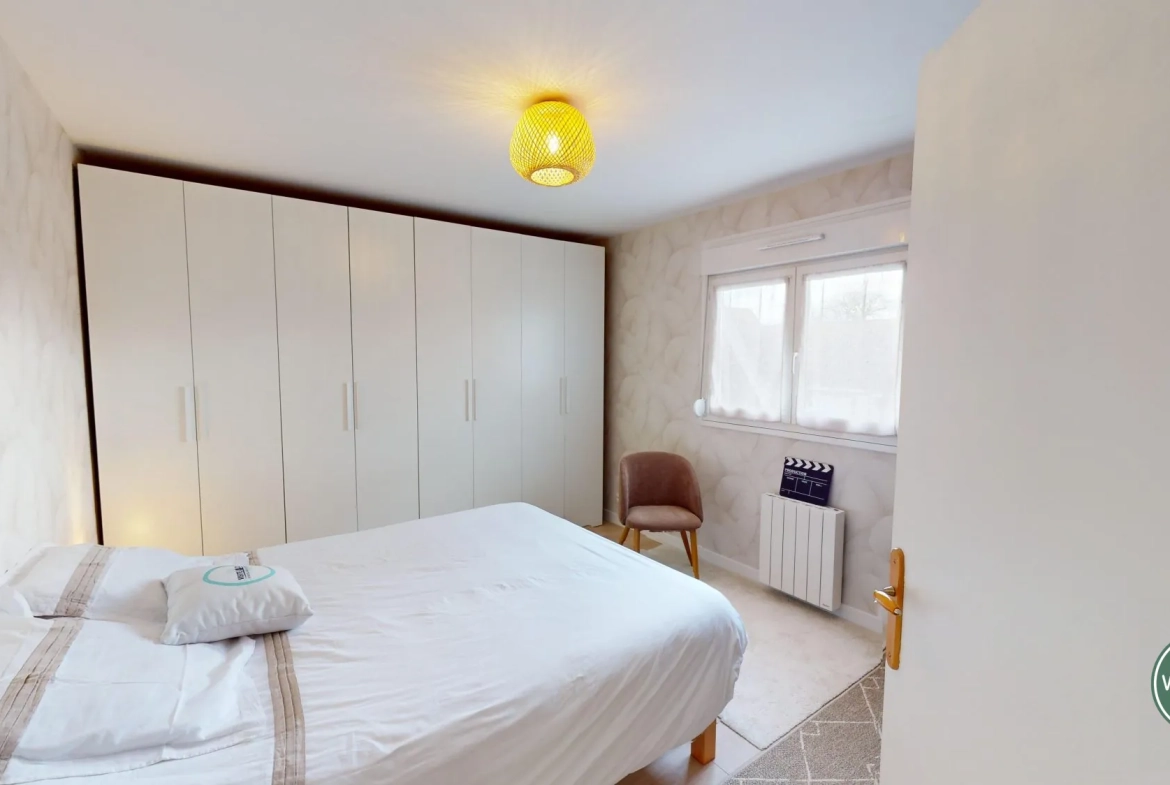 Maison familiale à Cuverville, 2 chambres, garage et jardin au sud 