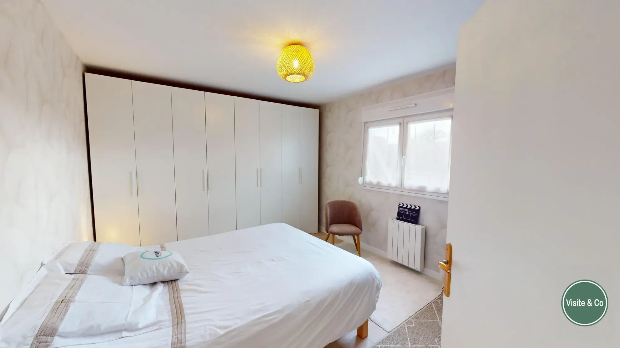 Maison familiale à Cuverville, 2 chambres, garage et jardin au sud 