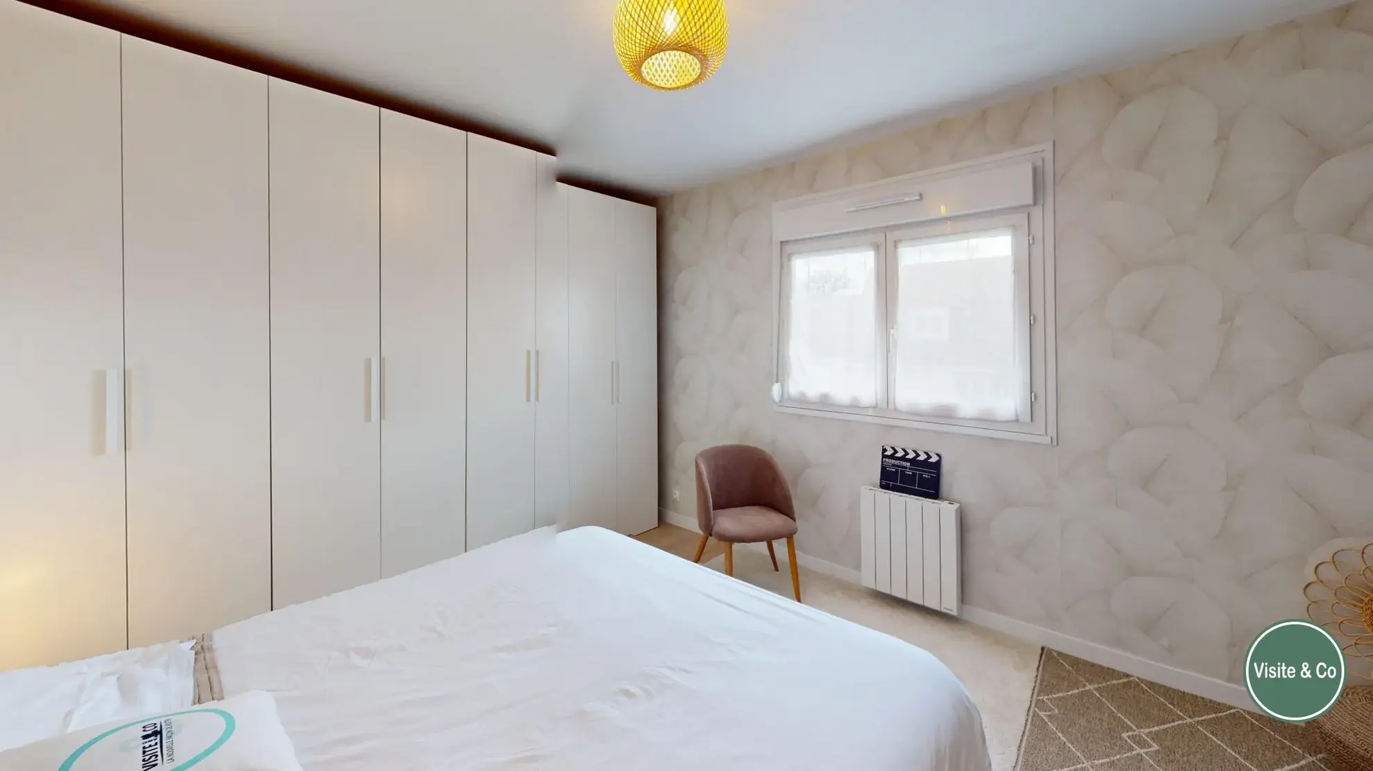 Maison familiale à Cuverville, 2 chambres, garage et jardin au sud 