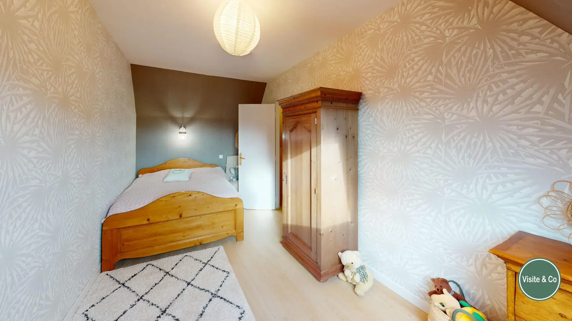 Maison familiale à Cuverville, 2 chambres, garage et jardin au sud 