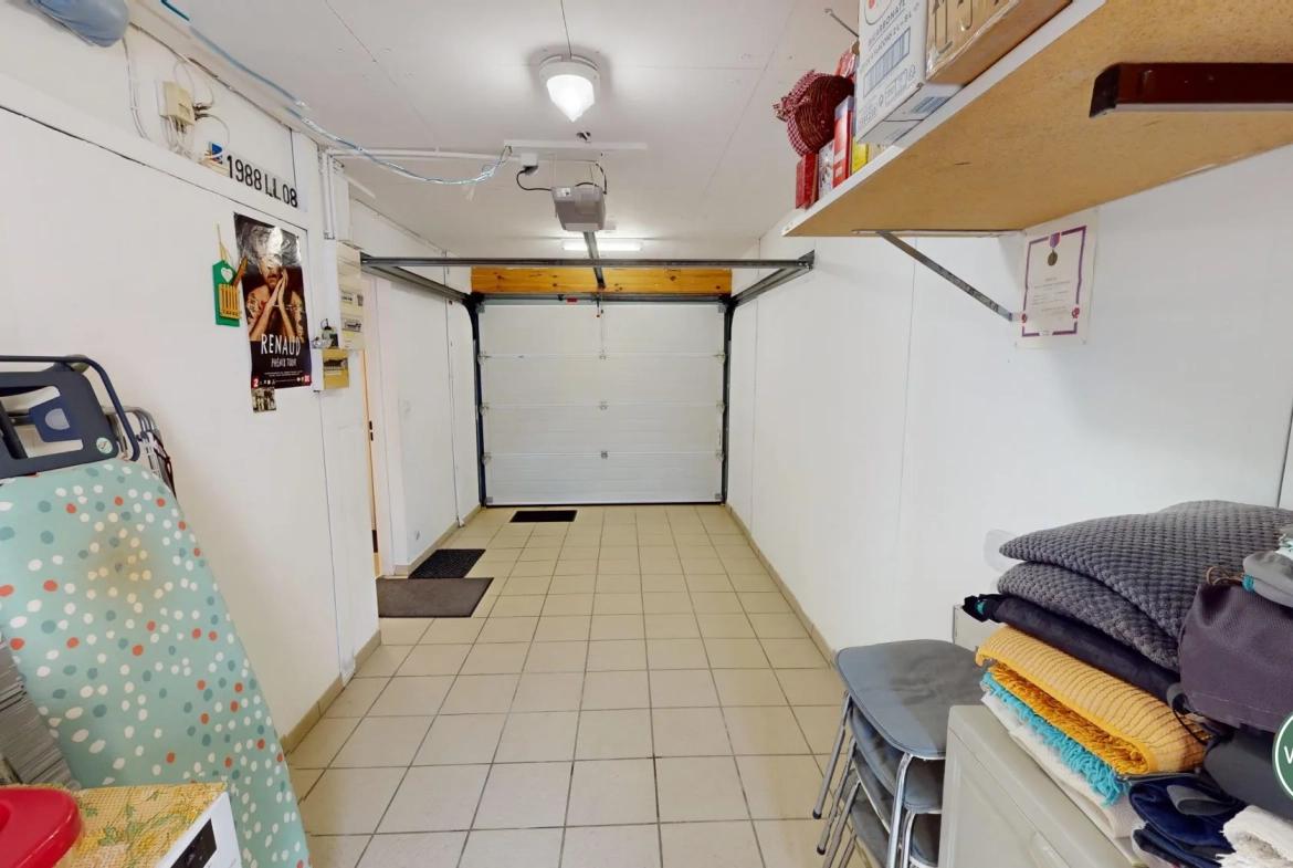 Maison familiale à Cuverville, 2 chambres, garage et jardin au sud 