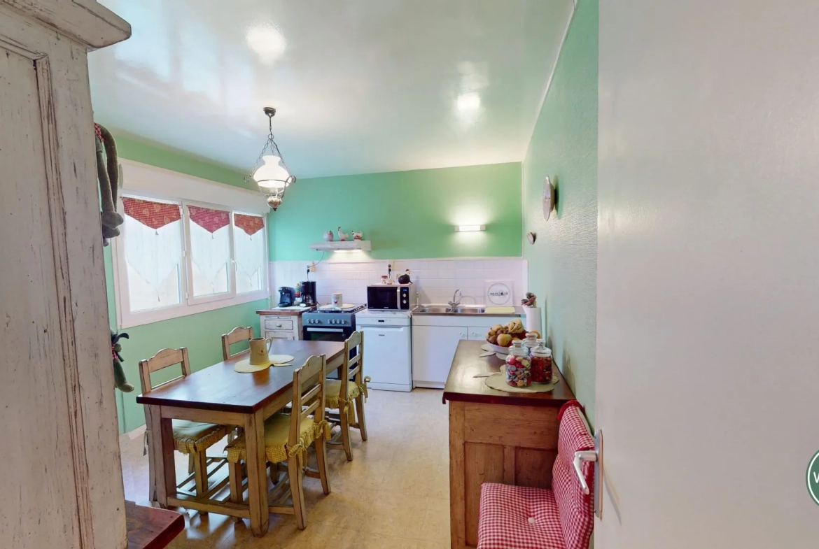 Maison familiale à Cuverville, 2 chambres, garage et jardin au sud 