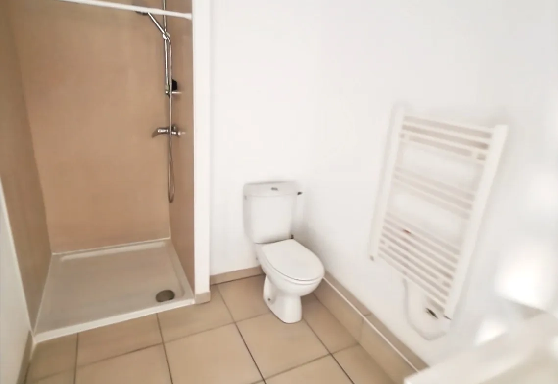 Appartement T2 de 38m² avec terrasse à Marseille 3ème – Opportunité d’investissement 