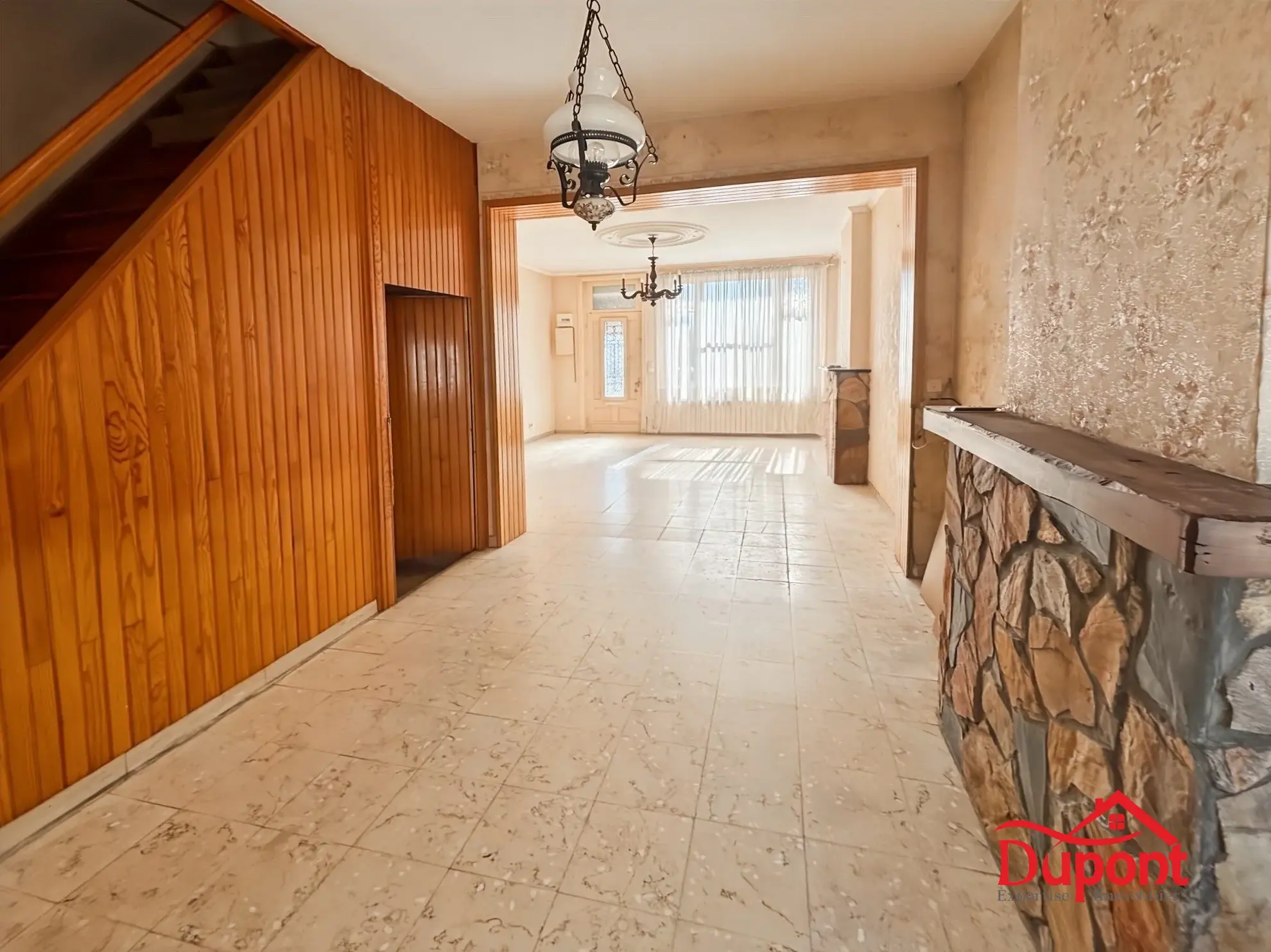 Maison semi-individuelle à Haveluy avec grand jardin et potentiel de rénovation 