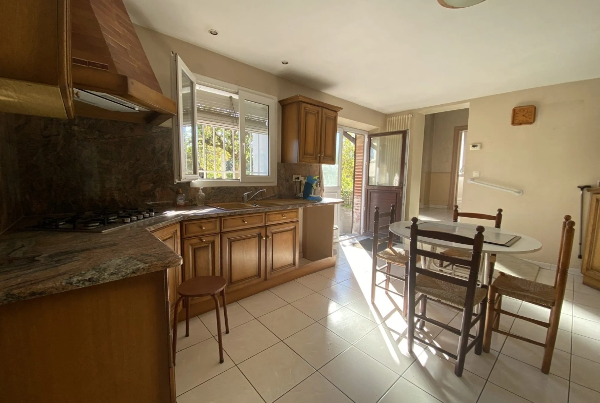Maison à vendre à Albi de 148 m² avec jardin piscinable et 4 chambres 