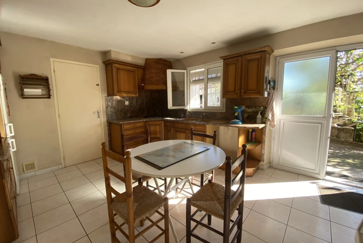Maison à vendre à Albi de 148 m² avec jardin piscinable et 4 chambres 