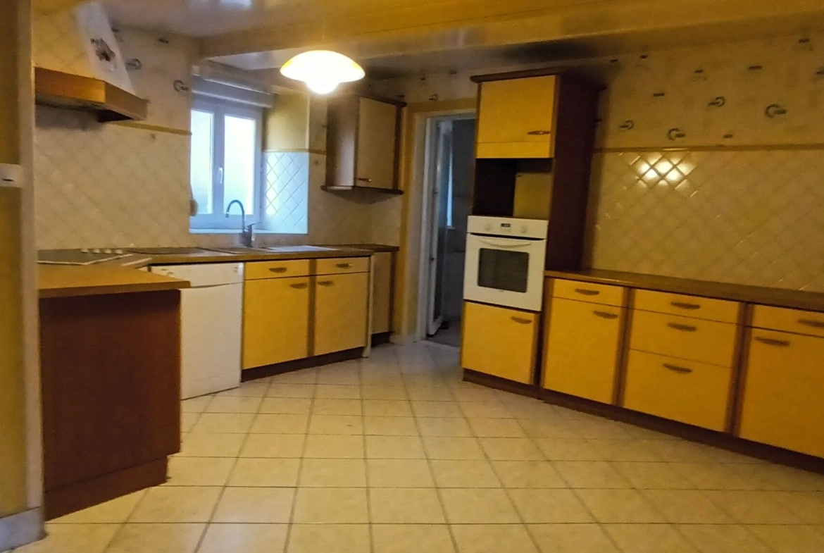 Maison à vendre à Thin-le-Moutier avec 3 chambres, garage et grenier aménageable 