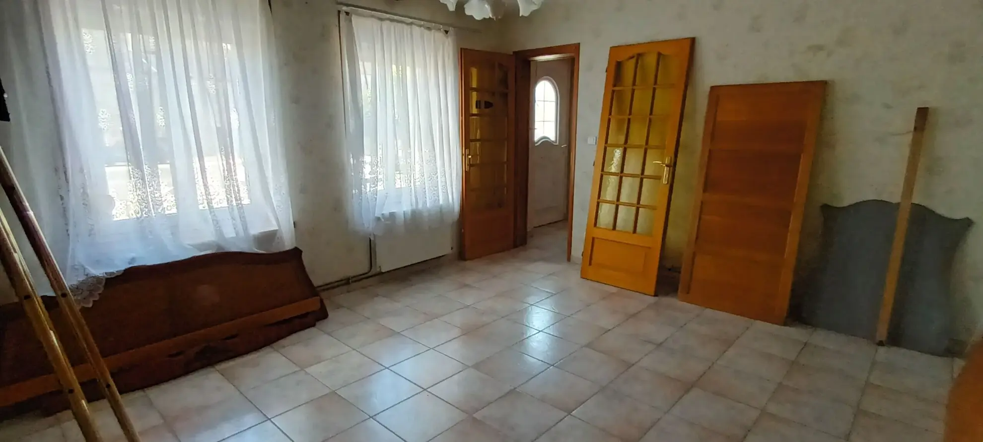 Maison à vendre à Thin-le-Moutier avec 3 chambres, garage et grenier aménageable 