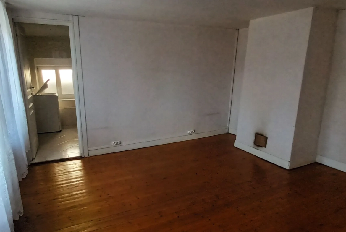 Maison à vendre à Thin-le-Moutier avec 3 chambres, garage et grenier aménageable 