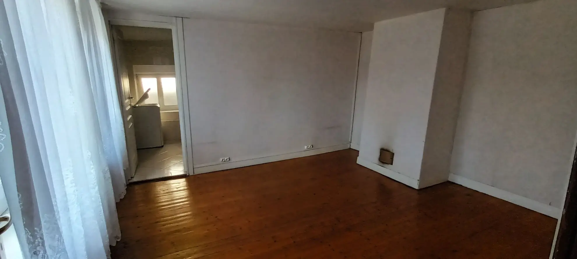 Maison à vendre à Thin-le-Moutier avec 3 chambres, garage et grenier aménageable 