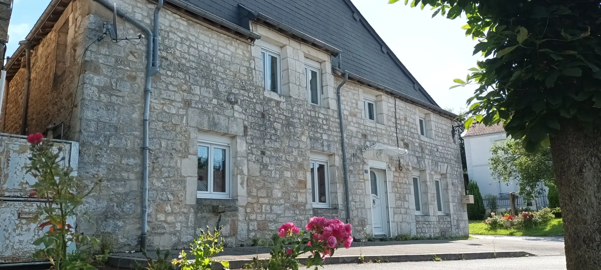 Maison à vendre à Thin-le-Moutier avec 3 chambres, garage et grenier aménageable 
