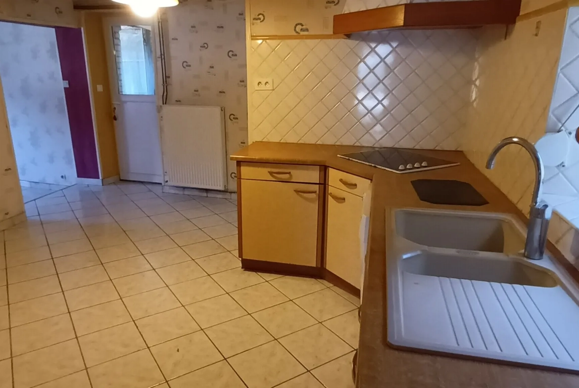 Maison à vendre à Thin-le-Moutier avec 3 chambres, garage et grenier aménageable 