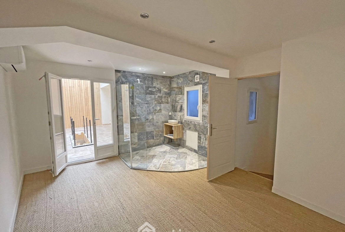 Appartement en triplex de 104 m² à Vendre à L'Isle-sur-la-Sorgue - Rénové et lumineux 