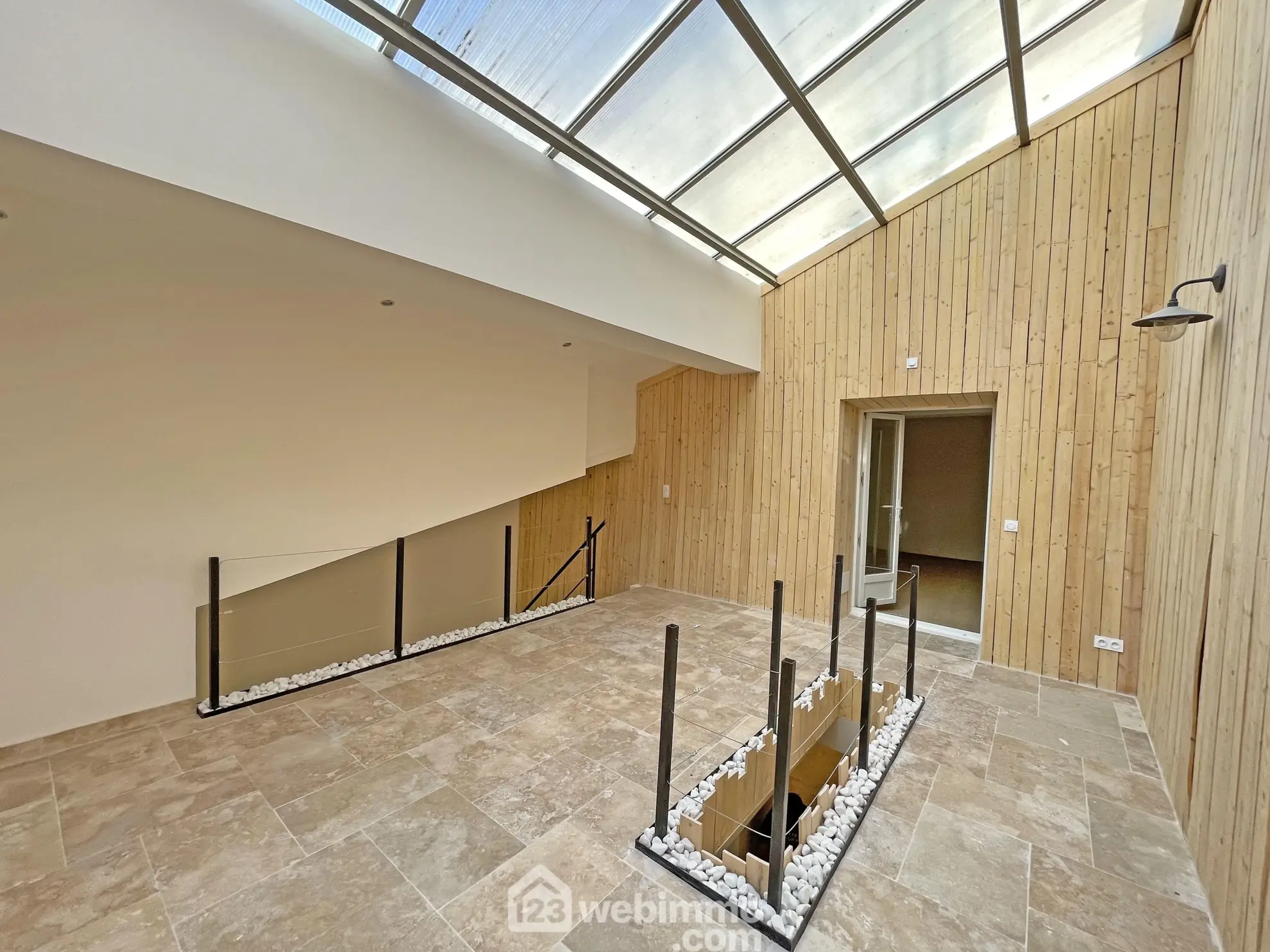 Appartement en triplex de 104 m² à Vendre à L'Isle-sur-la-Sorgue - Rénové et lumineux 