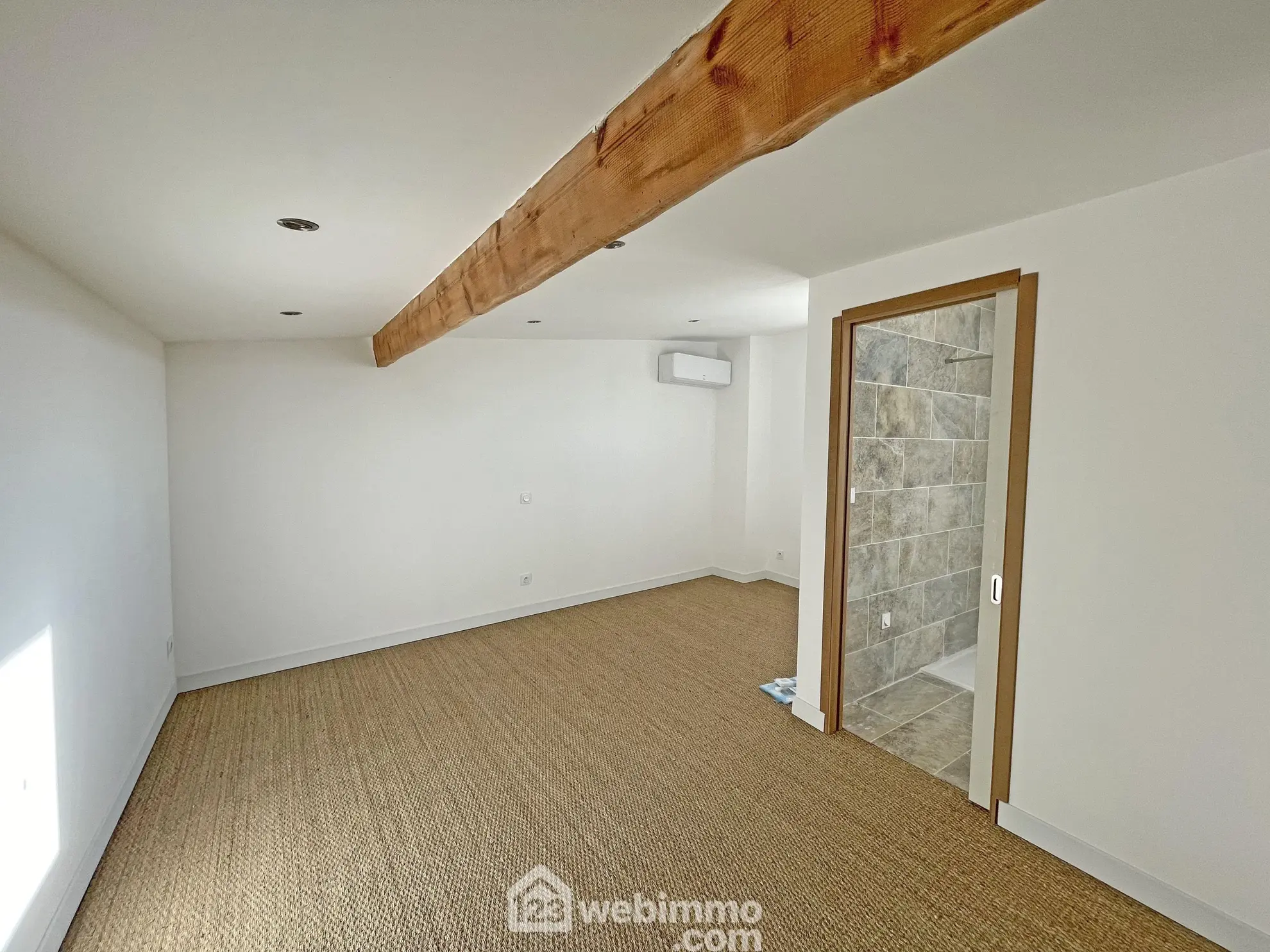 Appartement en triplex de 104 m² à Vendre à L'Isle-sur-la-Sorgue - Rénové et lumineux 