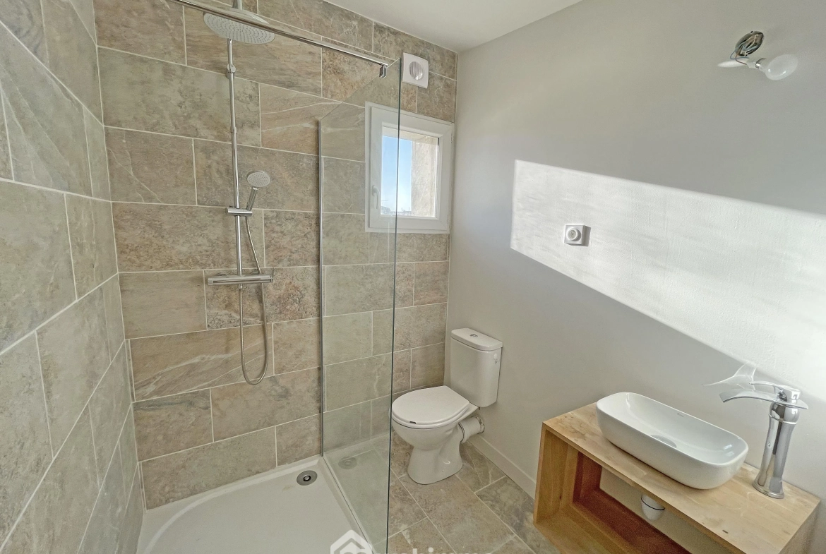 Appartement en triplex de 104 m² à Vendre à L'Isle-sur-la-Sorgue - Rénové et lumineux 
