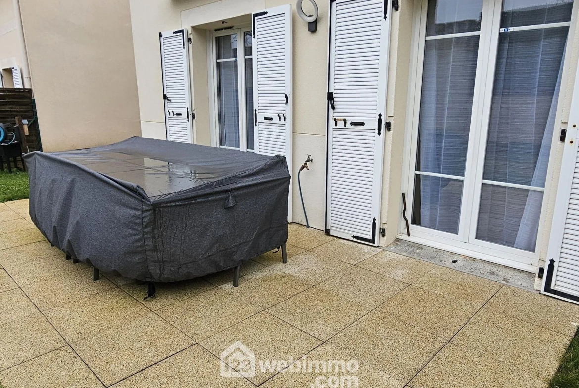 Maison à vendre de 90m² à Pringy, proche des commerces avec jardin et garage 