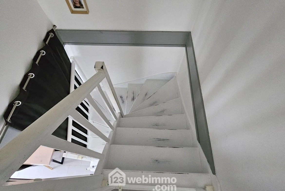 Maison à vendre de 90m² à Pringy, proche des commerces avec jardin et garage 