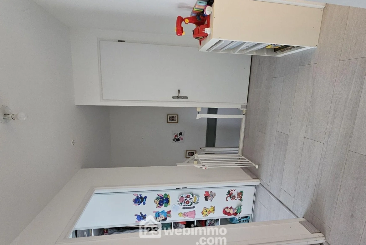 Maison à vendre de 90m² à Pringy, proche des commerces avec jardin et garage 