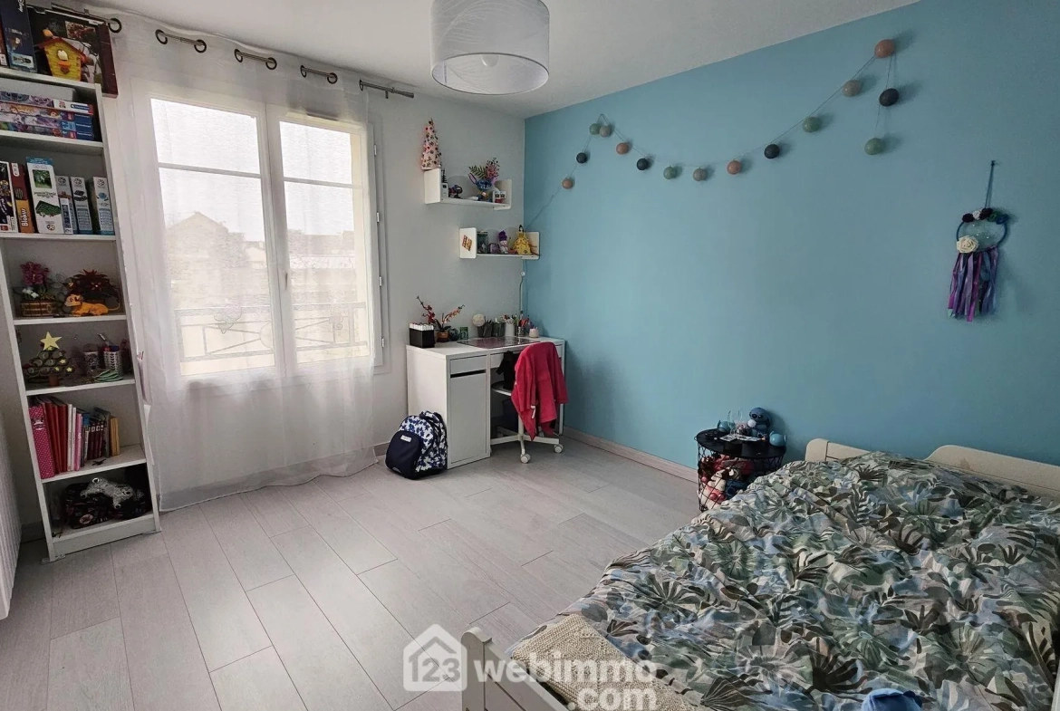 Maison à vendre de 90m² à Pringy, proche des commerces avec jardin et garage 
