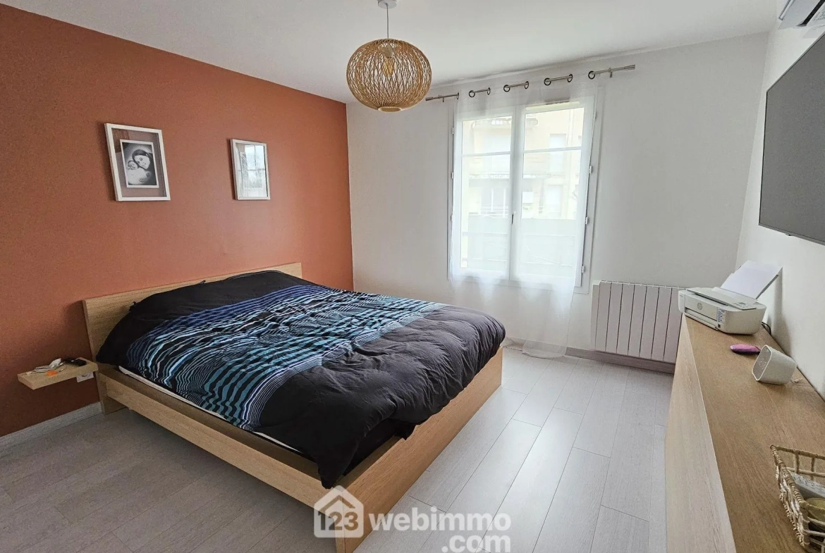 Maison à vendre de 90m² à Pringy, proche des commerces avec jardin et garage 