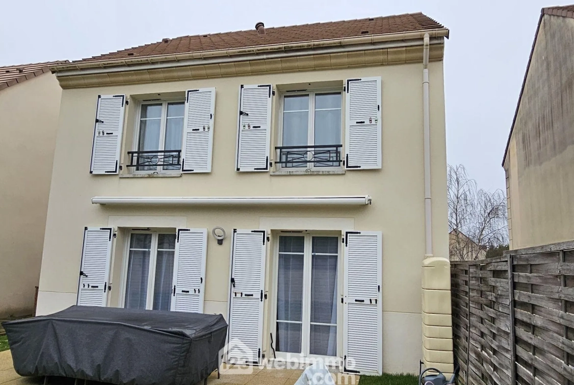 Maison à vendre de 90m² à Pringy, proche des commerces avec jardin et garage 