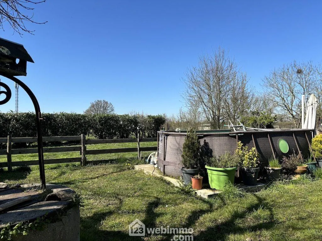 A vendre ensemble de deux maisons à La Puye - 265 m² habitable sur 2,2 ha 