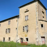 Belle propriété ancienne à Bourgvilain avec dépendances et terrain de plus d'un hectare