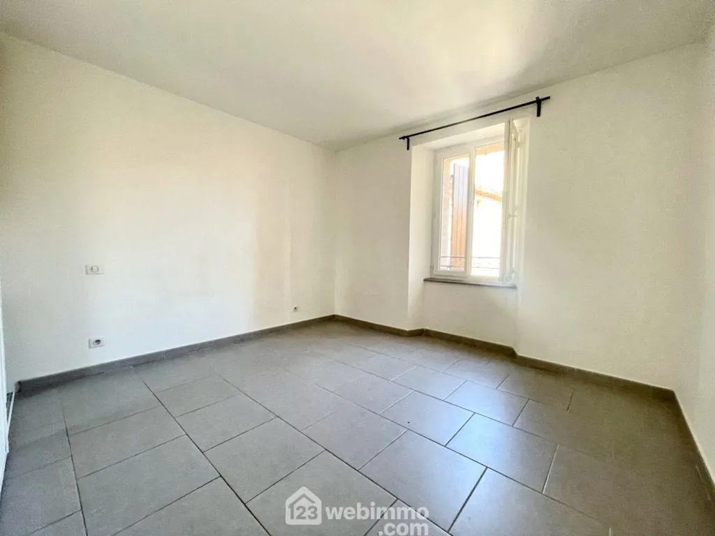 Bel appartement de 75m² à vendre à Le Plan de la Tour, entièrement rénové et calme 