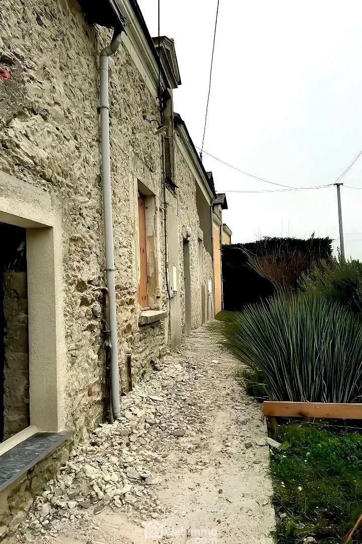 Longère à restaurer en bord de Loire avec grand terrain à Saint-Georges-sur-Loire 