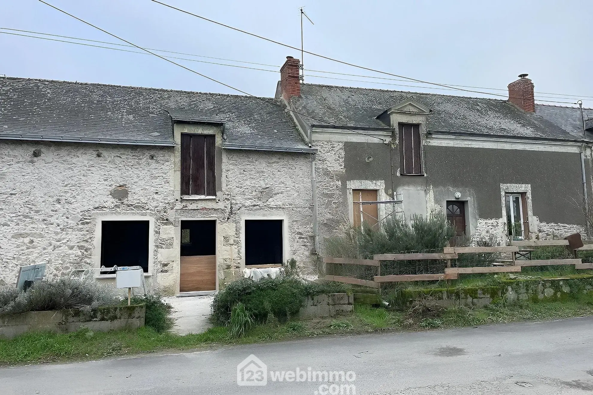 Longère à restaurer en bord de Loire avec grand terrain à Saint-Georges-sur-Loire 