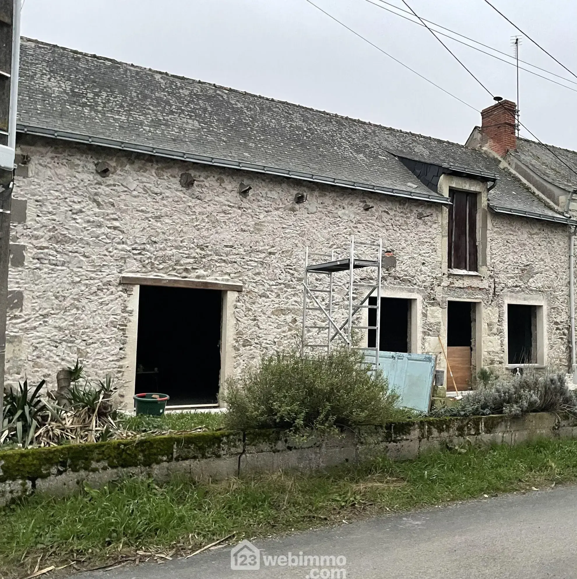 Longère à restaurer en bord de Loire avec grand terrain à Saint-Georges-sur-Loire 