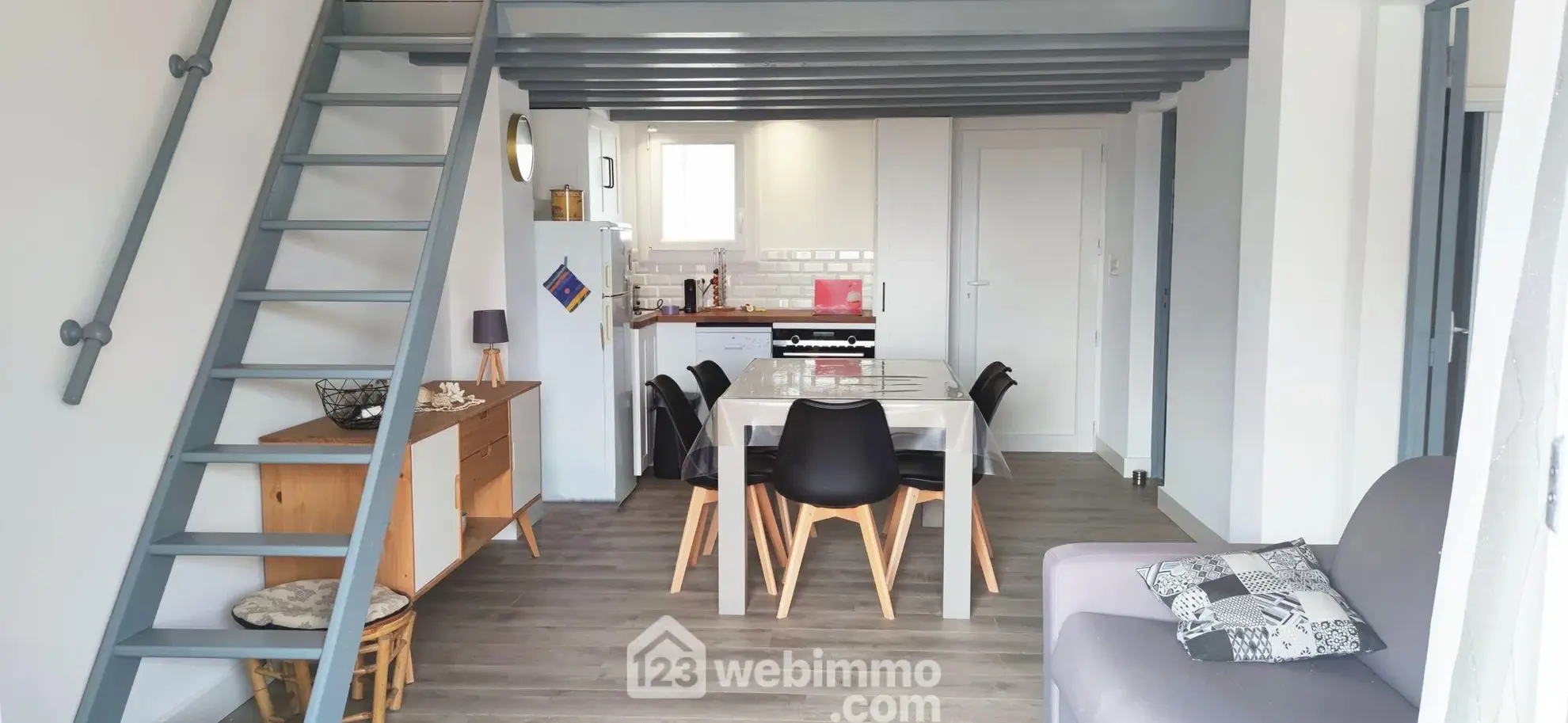 Appartement de 44 m² avec balcon à Saintes-Maries-de-la-Mer – Vue village 
