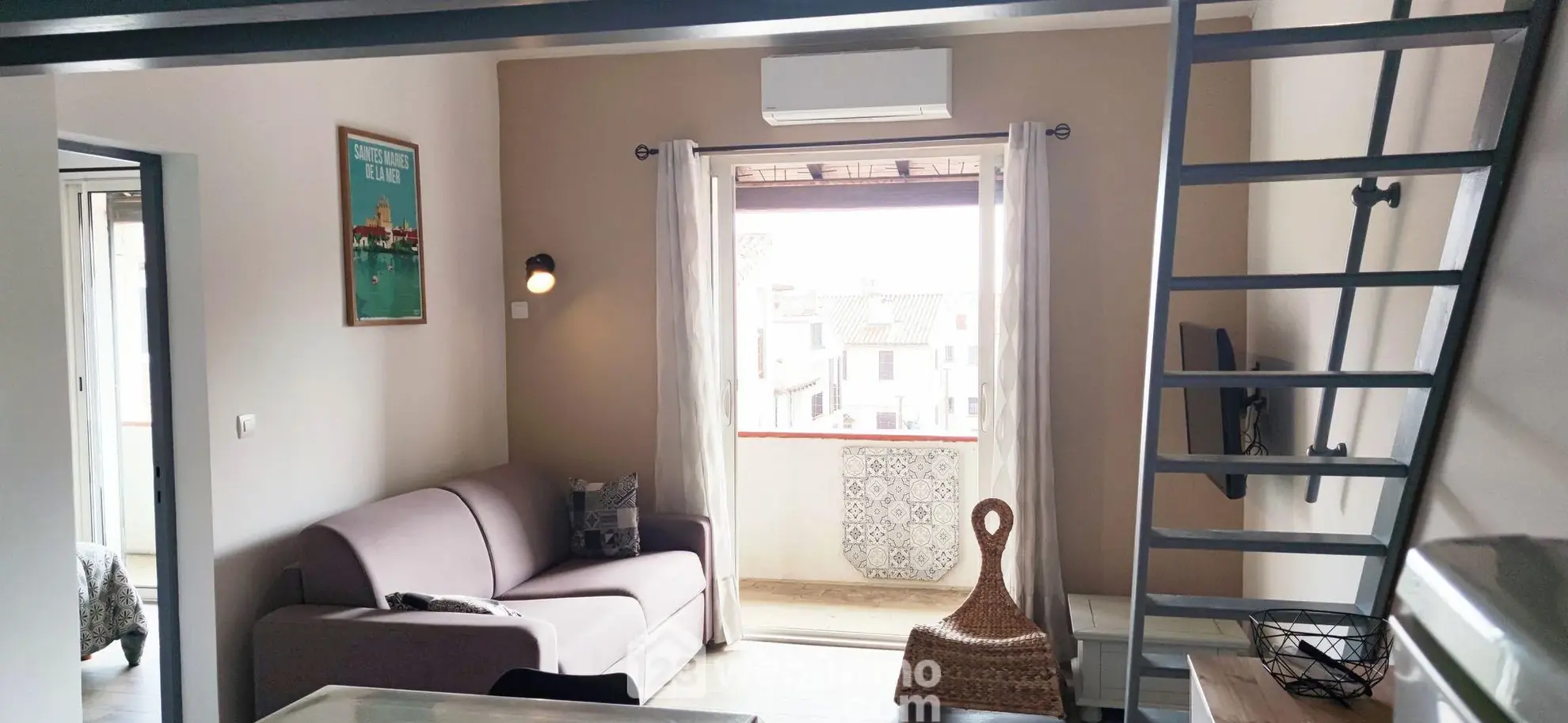 Appartement de 44 m² avec balcon à Saintes-Maries-de-la-Mer – Vue village 