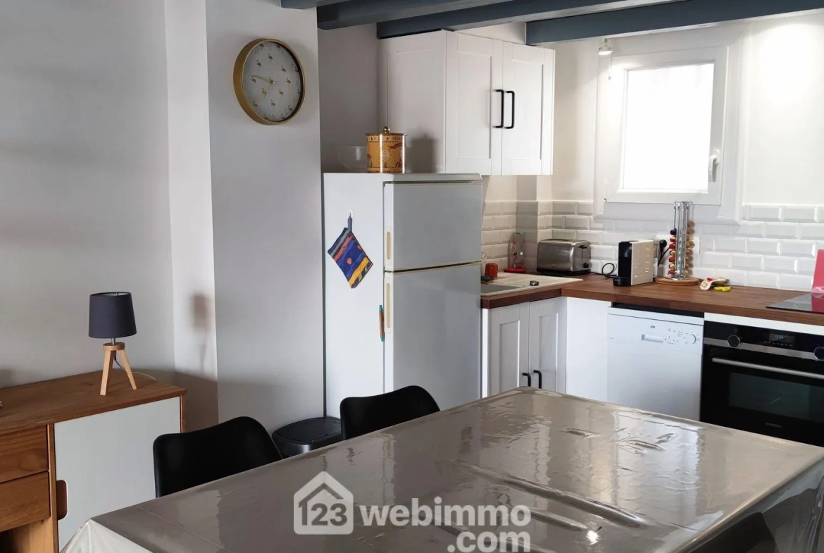 Appartement de 44 m² avec balcon à Saintes-Maries-de-la-Mer – Vue village 