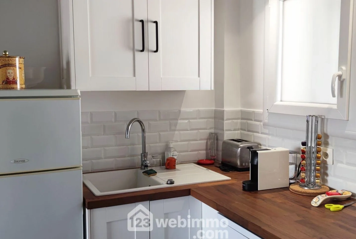 Appartement de 44 m² avec balcon à Saintes-Maries-de-la-Mer – Vue village 