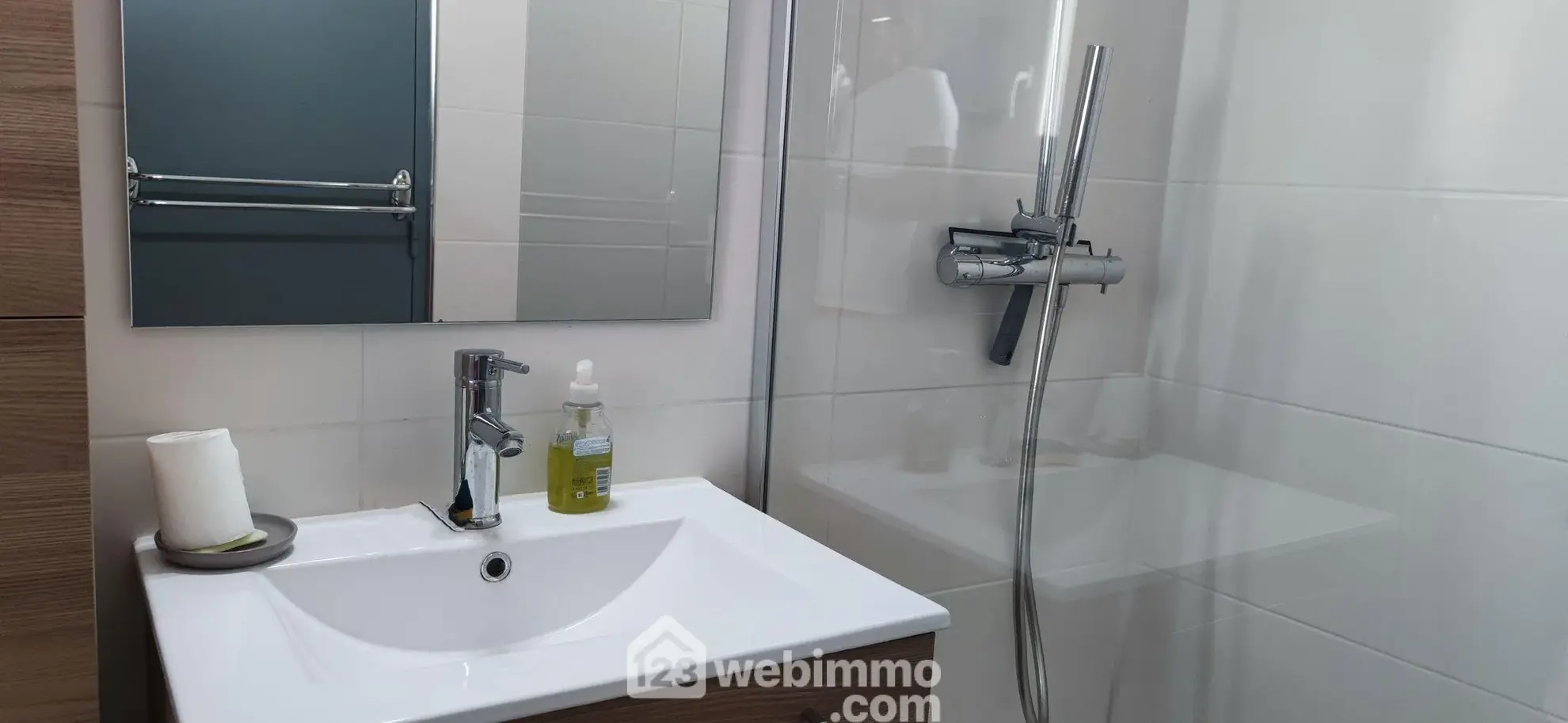 Appartement de 44 m² avec balcon à Saintes-Maries-de-la-Mer – Vue village 