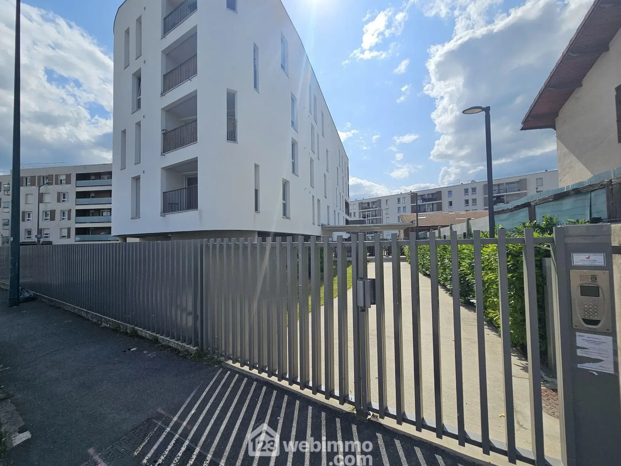 Appartement 2 pièces de 45 m² à Reims avec parking et loggia 