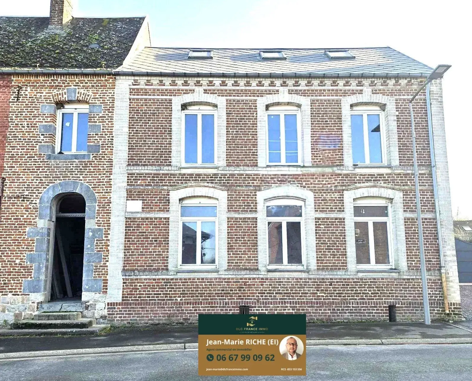 Grande maison mitoyenne à Bazuel avec terrain et dépendance – Projet de rénovation à 66 000 € 