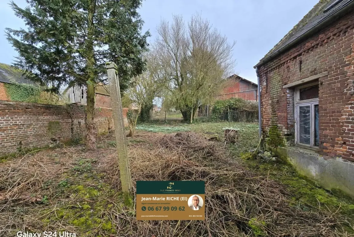 Grande maison mitoyenne à Bazuel avec terrain et dépendance – Projet de rénovation à 66 000 € 