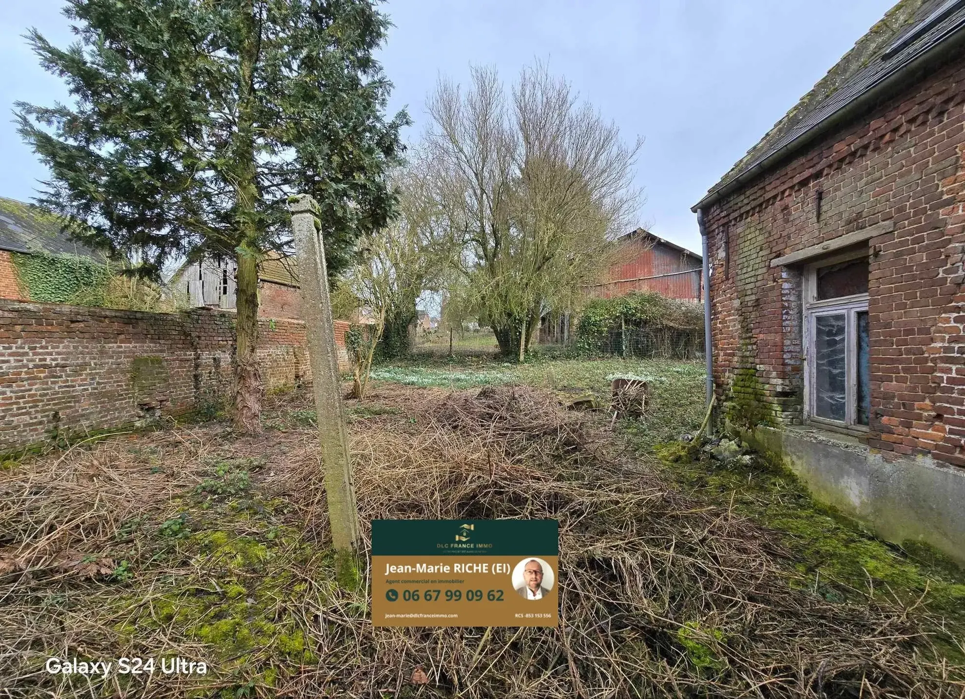 Grande maison mitoyenne à Bazuel avec terrain et dépendance – Projet de rénovation à 66 000 € 