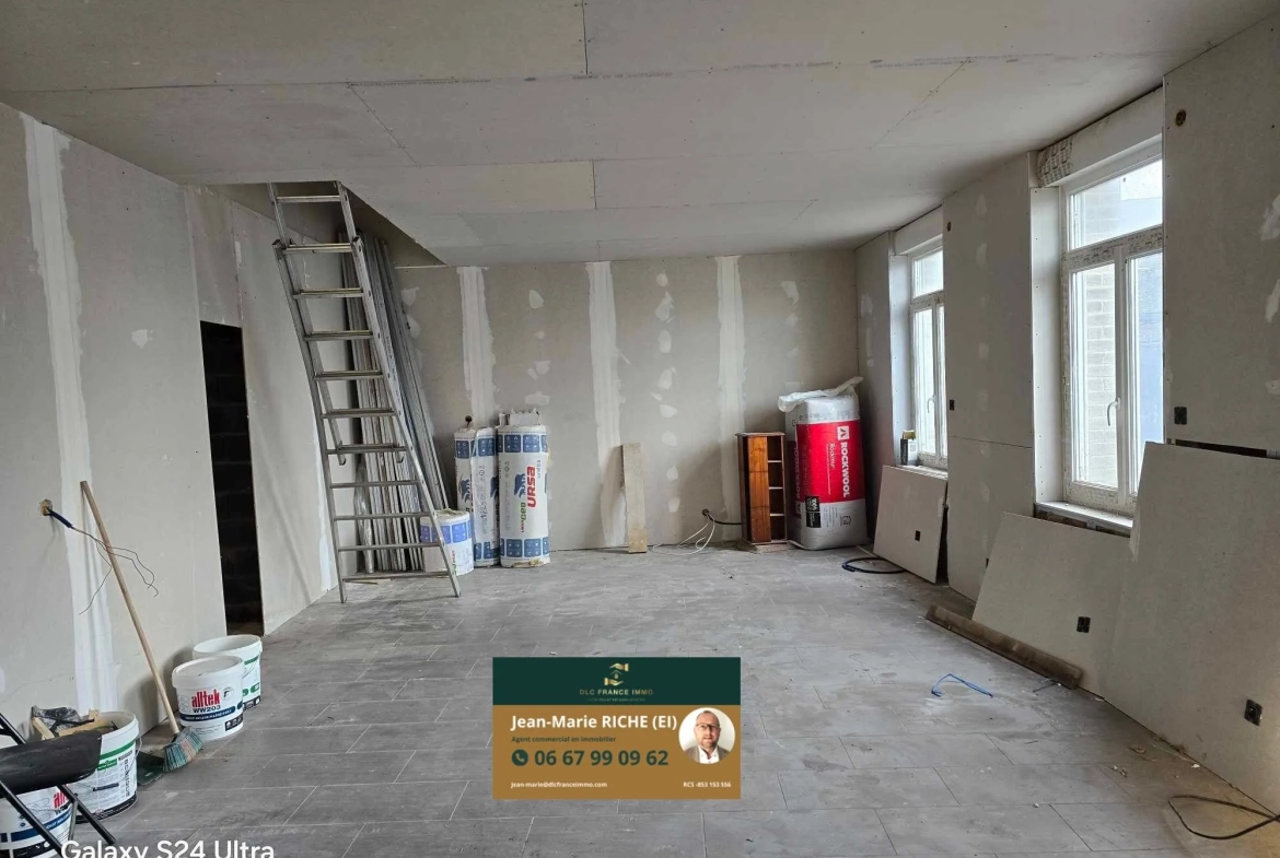 Grande maison mitoyenne à Bazuel avec terrain et dépendance – Projet de rénovation à 66 000 € 