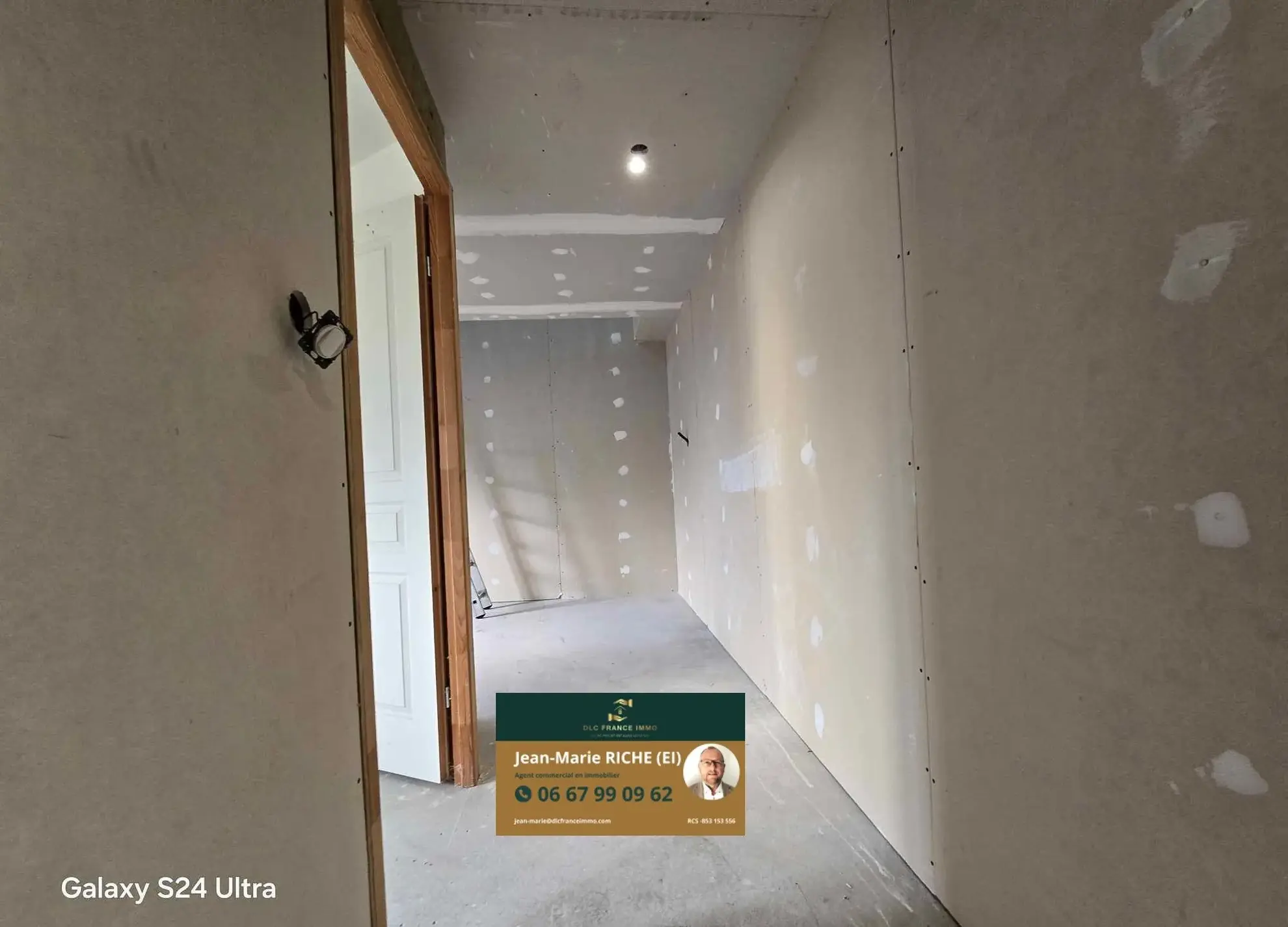 Grande maison mitoyenne à Bazuel avec terrain et dépendance – Projet de rénovation à 66 000 € 