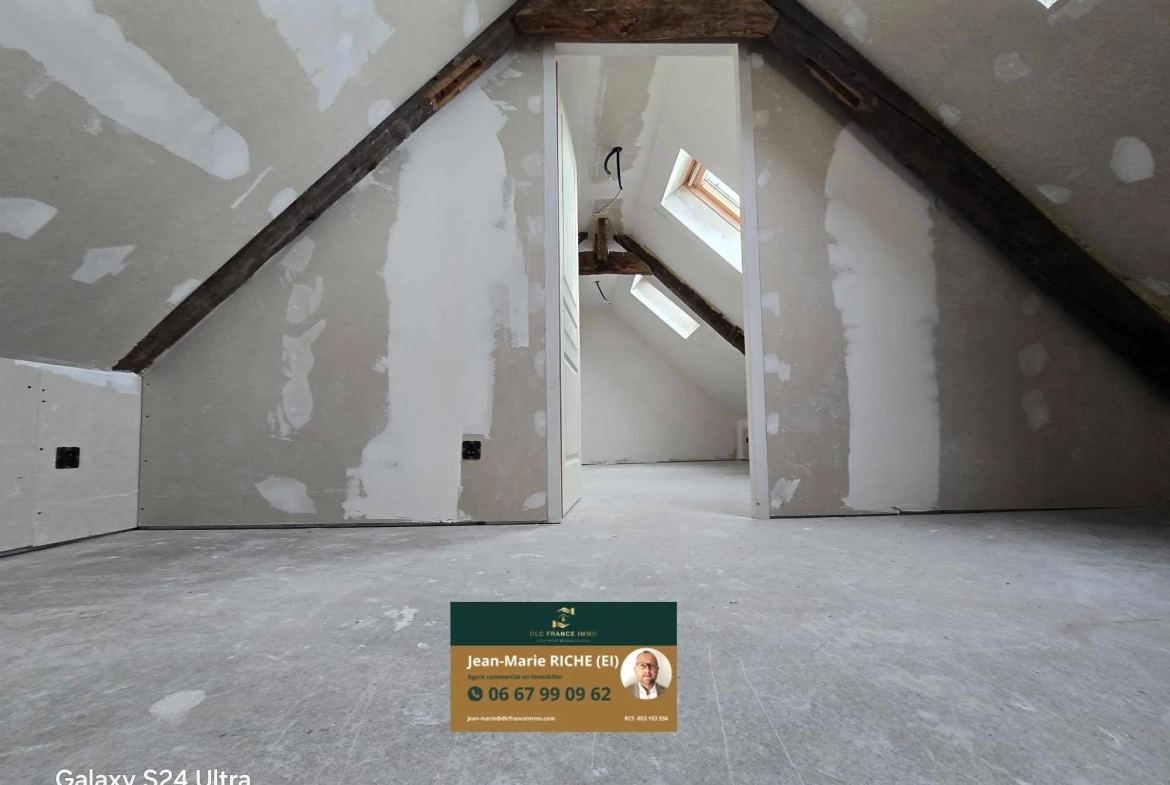 Grande maison mitoyenne à Bazuel avec terrain et dépendance – Projet de rénovation à 66 000 € 