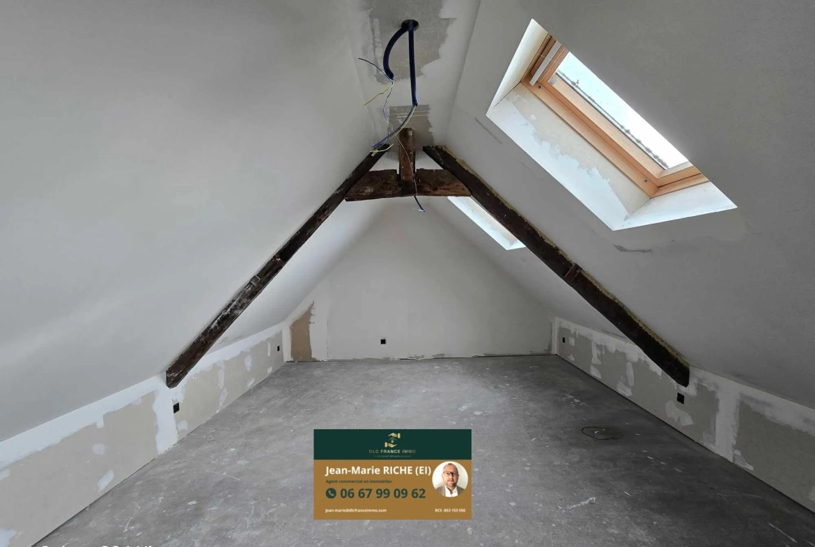Grande maison mitoyenne à Bazuel avec terrain et dépendance – Projet de rénovation à 66 000 € 
