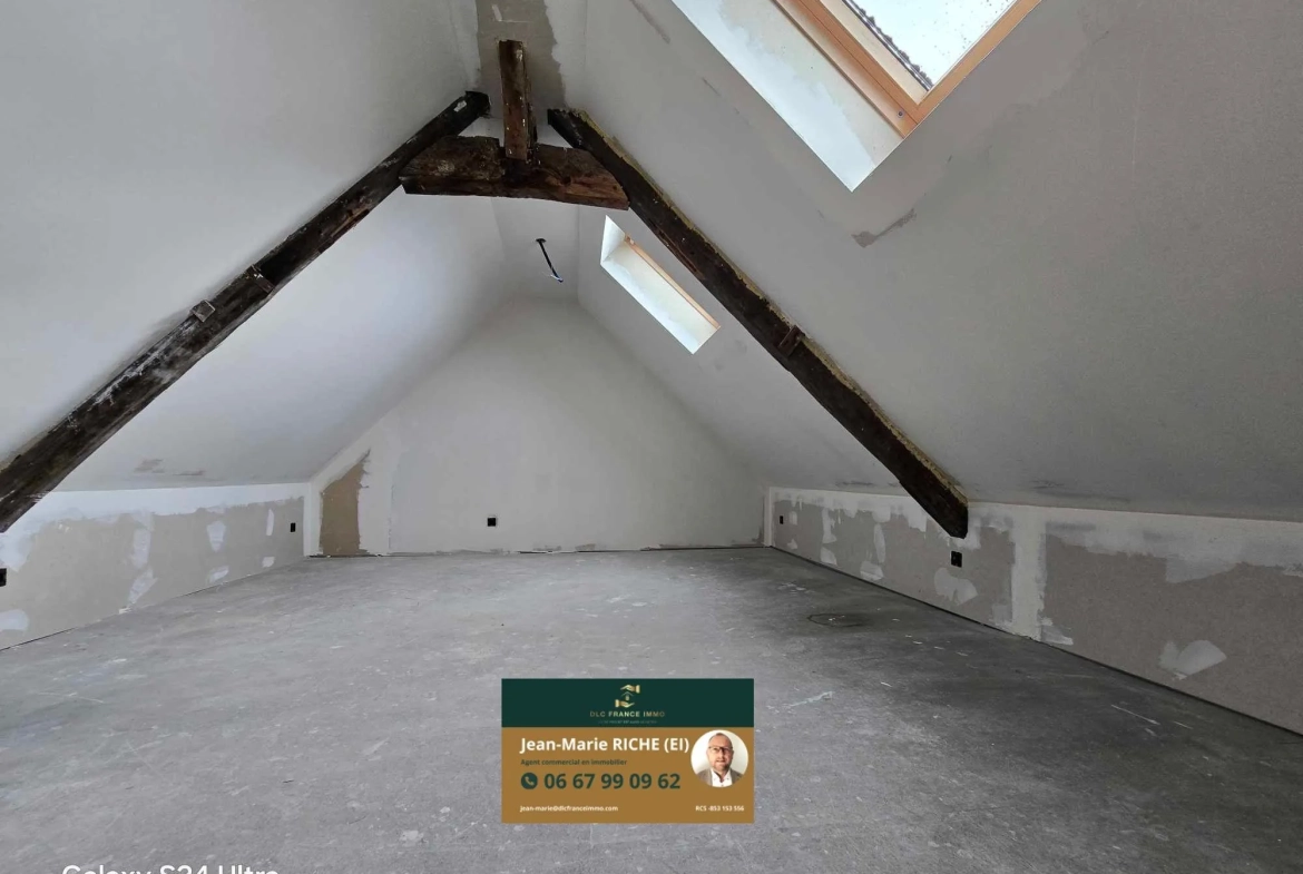 Grande maison mitoyenne à Bazuel avec terrain et dépendance – Projet de rénovation à 66 000 € 