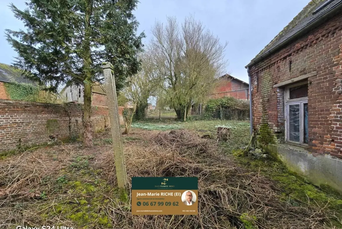 Grande maison mitoyenne à Bazuel avec terrain et dépendance – Projet de rénovation à 66 000 € 
