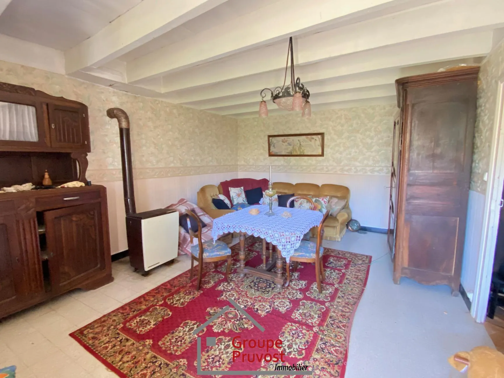 Ensemble immobilier à rénover à Cluny avec terrain arboré et vue dégagée 